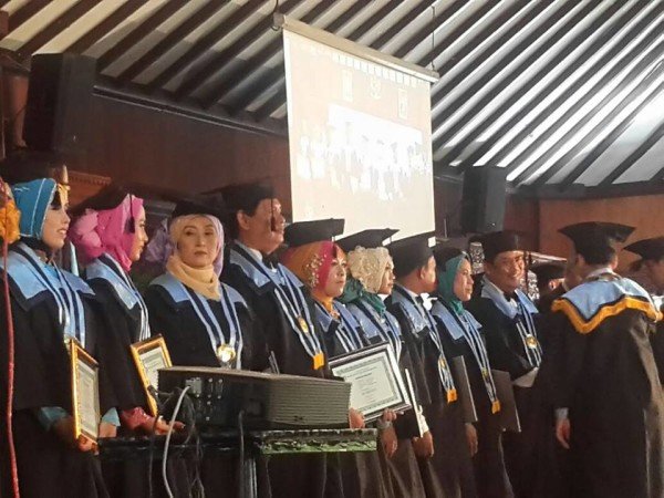 wisuda-9